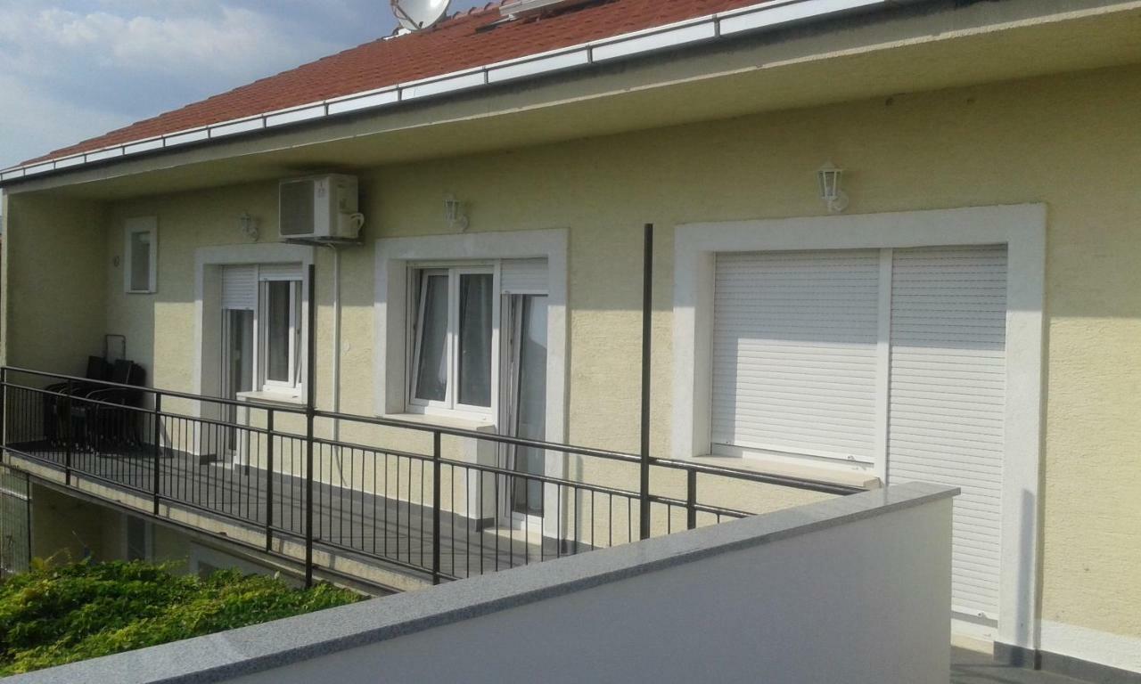 Apartmani Jukic Kastela Exterior photo